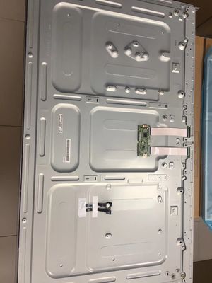 Harga yang bagus Monitor LCD Resolusi Tinggi 55 Inci 3840*2160 Piksel dengan Kecerahan 500cd/m2 untuk Layar Profesional on line